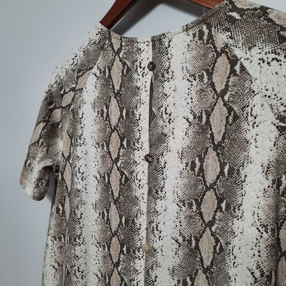 Coin 1804 Snakeskin Print Super Soft Tee - Picture 5 of 7